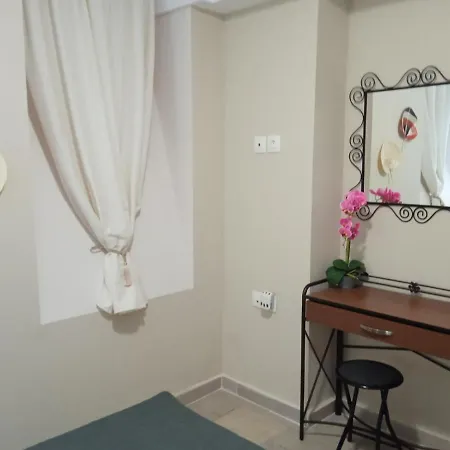 An Authentic Family House In Ermoupolis * Ermoupoli