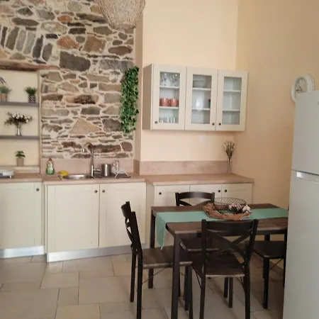 Holiday home An Authentic Family House In Ermoupolis *